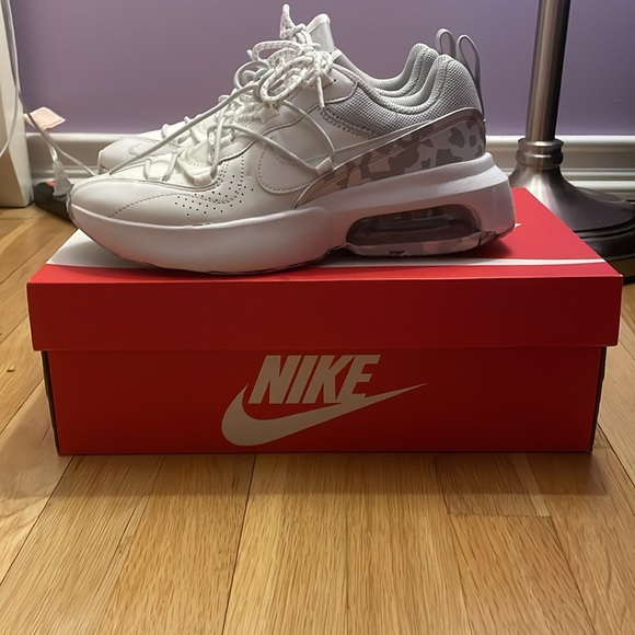 Nike Air Max Viva, Worn once, no scuffs or dirt on sneakers - Picture 2 of 4